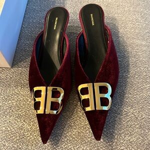[SOLD] Balenciaga burgundy mules